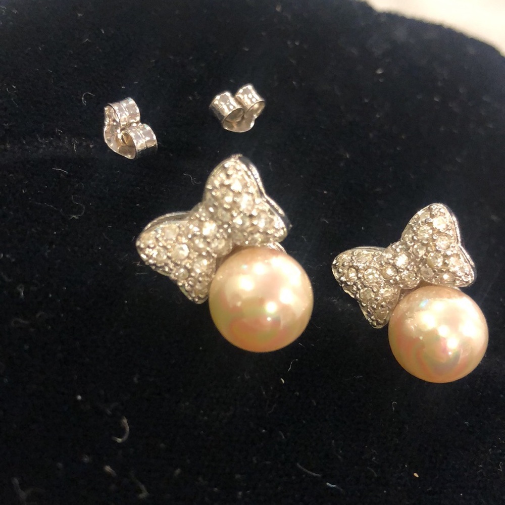 Stunning Cubic Zirconia Small Bow with Opalescent Round Pearl Earring-Boutique